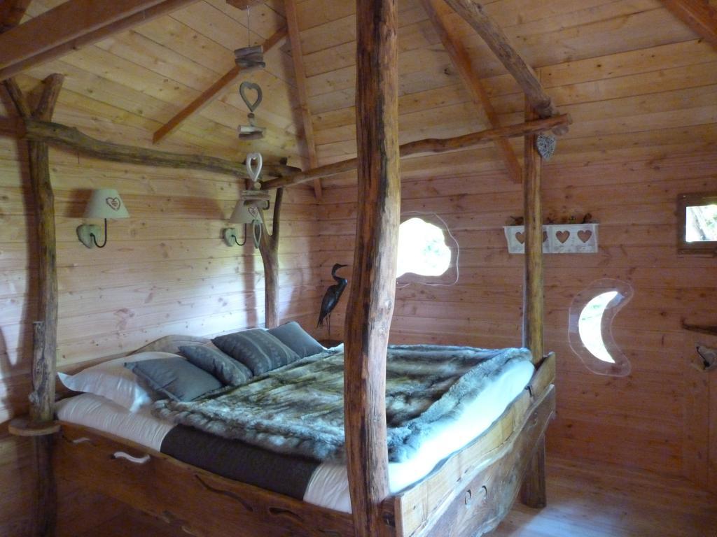 Les Cabanes De Chanteclair Chalais  Kamer foto