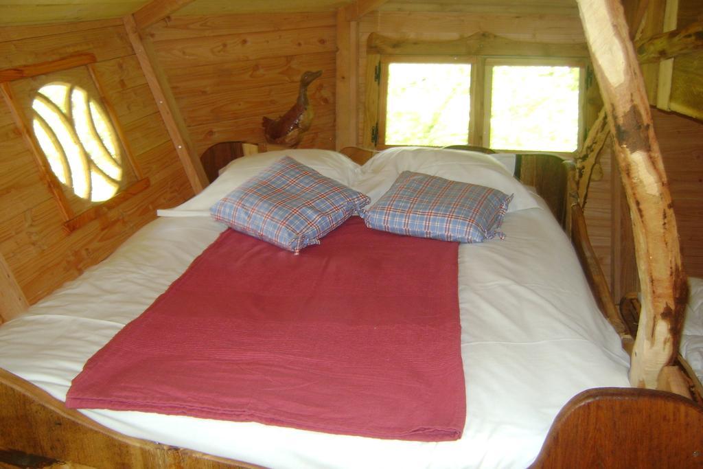 Les Cabanes De Chanteclair Chalais  Kamer foto