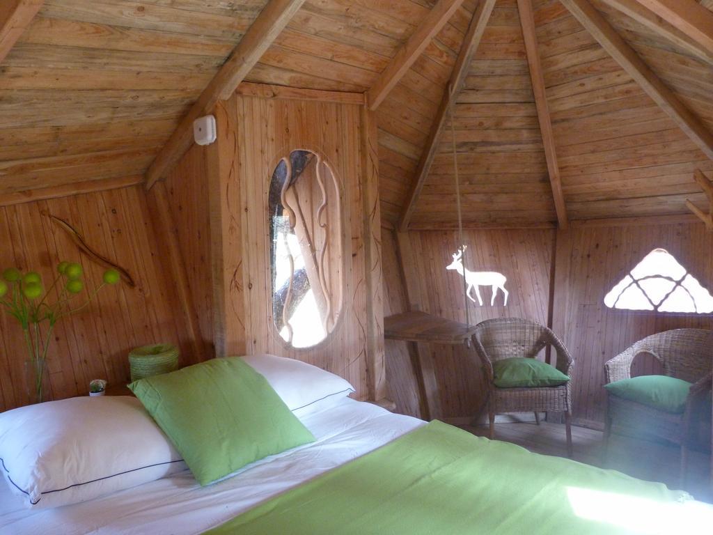 Les Cabanes De Chanteclair Chalais  Kamer foto