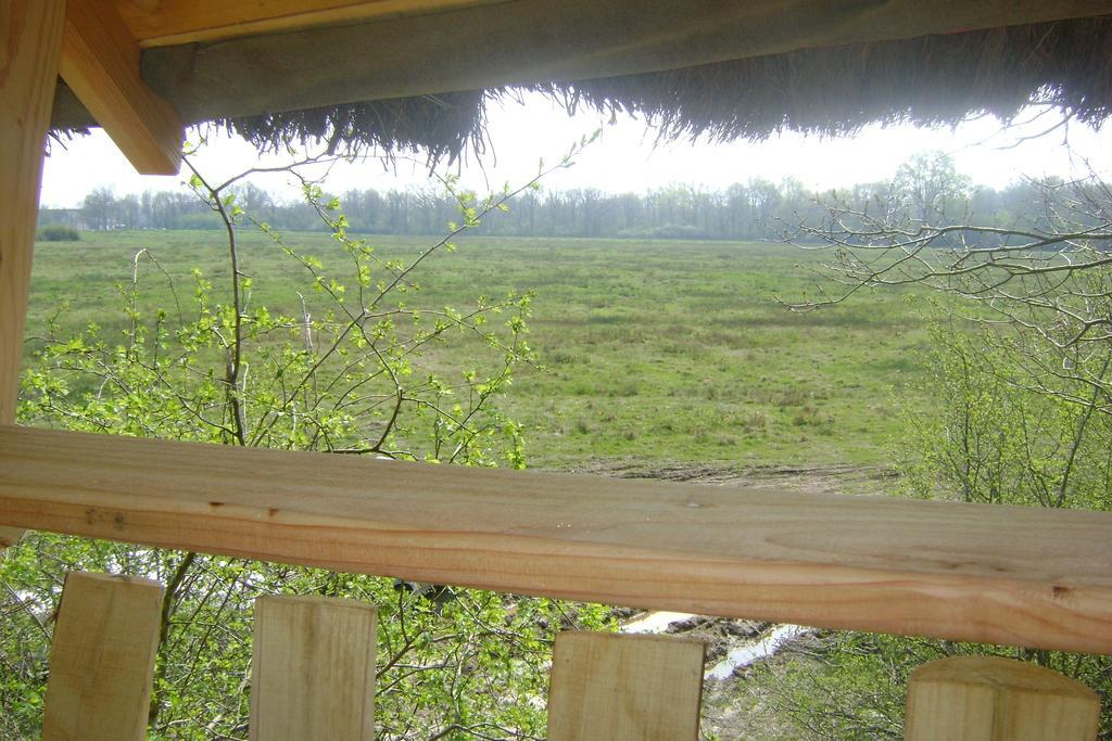Les Cabanes De Chanteclair Chalais  Buitenkant foto
